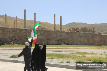 تجمع مردمی در مجموعه تخت جمشید