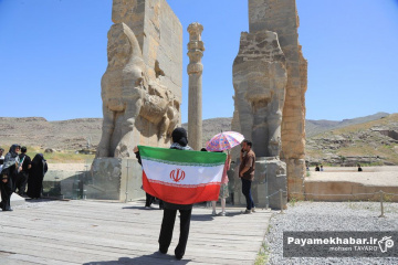 تجمع مردمی در مجموعه تخت جمشید