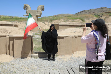 تجمع مردمی در مجموعه تخت جمشید