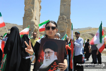 تجمع مردمی در مجموعه تخت جمشید