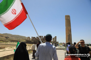 تجمع مردمی در مجموعه تخت جمشید