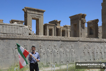 تجمع مردمی در مجموعه تخت جمشید