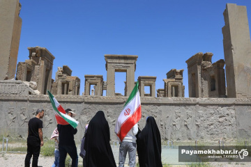 تجمع مردمی در مجموعه تخت جمشید