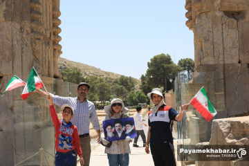 تجمع مردمی در مجموعه تخت جمشید