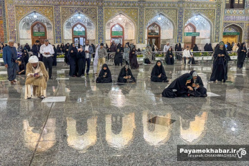حال و هوای بارانی در صحن انقلاب حرم مطهر امام رضا (ع)