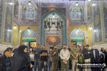حال و هوای بارانی در صحن انقلاب حرم مطهر امام رضا (ع)