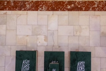 تشییع پیکر رهبر شهید و خانواده ایشان در کربلای معلی - حرم مطهر حضرت عباس (ع)