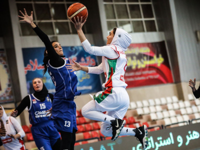 صدرنشینی دختران کازرون در دور رفت بسکتبال نوجوانان کشور