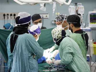 انجام موفقیت‌آمیز یک عمل جراحی نادر تومور در ناحیه قاعده جمجمه در بیمارستان شهدای سلامت نی ریز