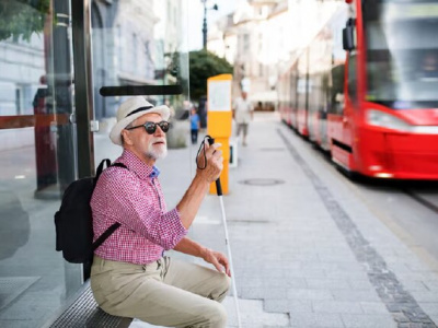 امکان پیدا کردن مسیر ایستگاه اتوبوس برای نابینایان با اپلیکیشن هوشمند