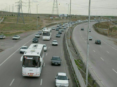 ثبت بیش از ۳.۸ میلیون تردد در محورهای ورودی و خروجی فارس در تیر ماه ۱۴۰۵