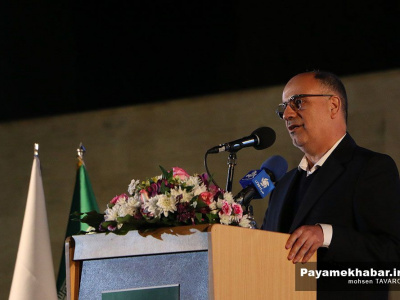 سعدی، حکیمی است که عقل و عشق را با هم درآمیخت