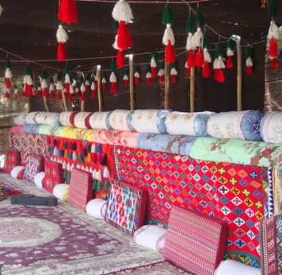 نمایش دست‌بافت‌های داری عشایری در فیروزآباد فارس