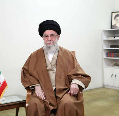 بازخوانی خاطرات دیدار با رهبر شهید در ویژه‌ برنامه «بزم واژه‌ها، یادمان امین ادب»